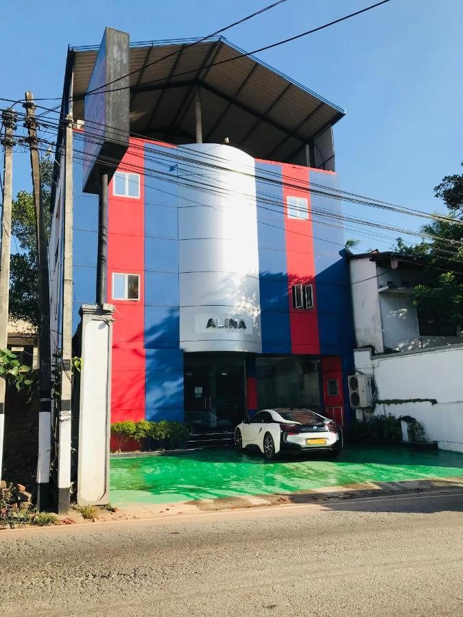 Alina Budget Hotel Kaduwela Exterior photo