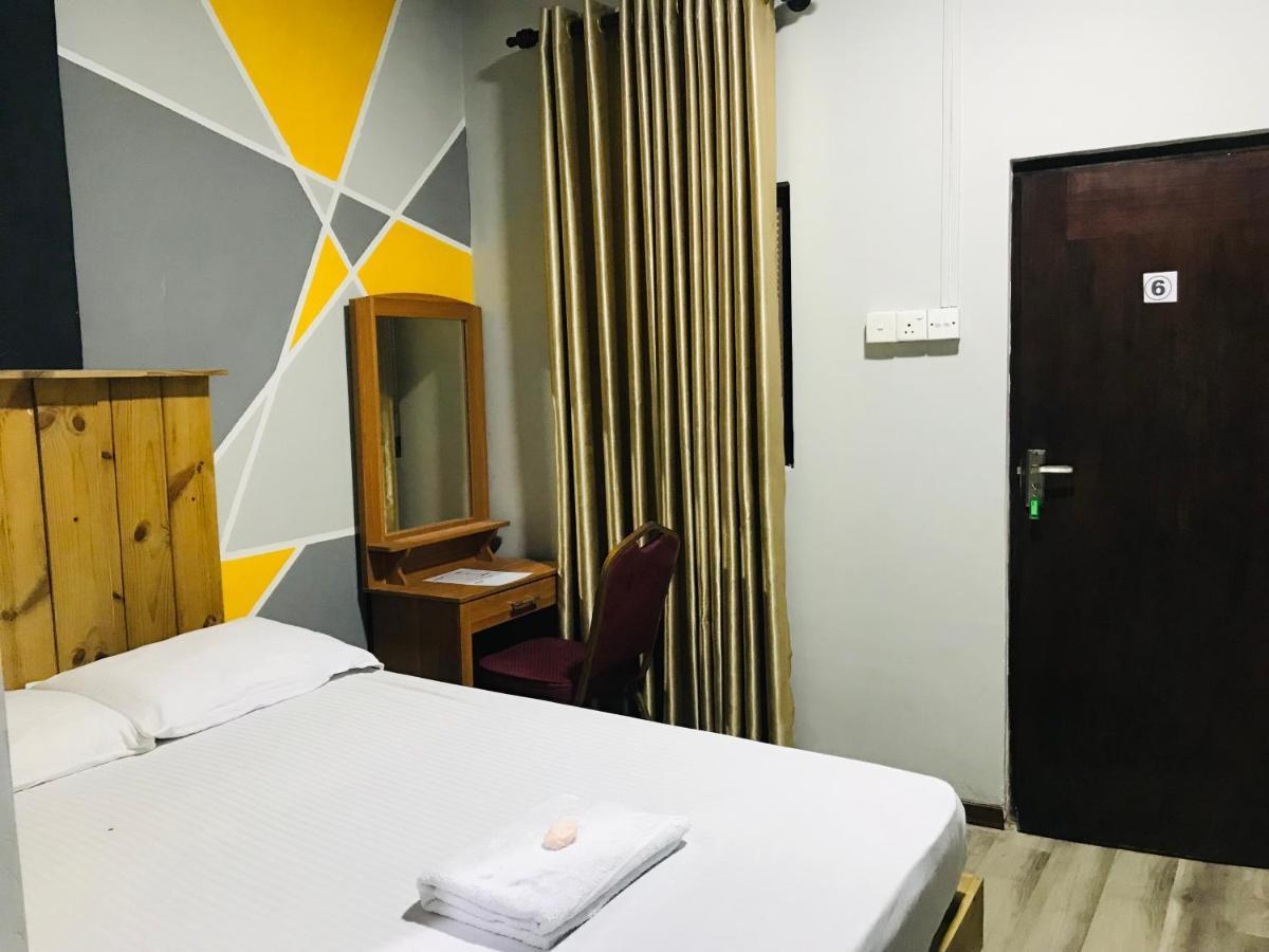 Alina Budget Hotel Kaduwela Exterior photo